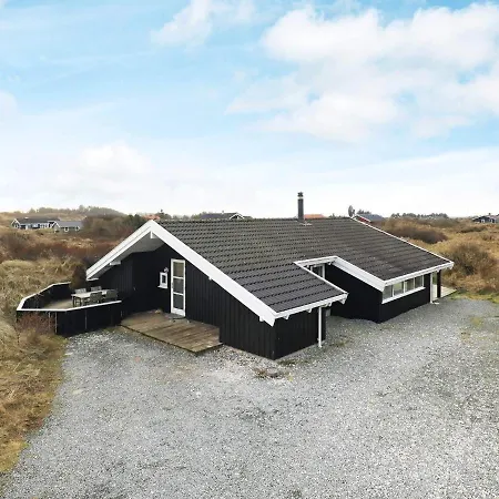 12 Person In Hj Rring Lønstrup
