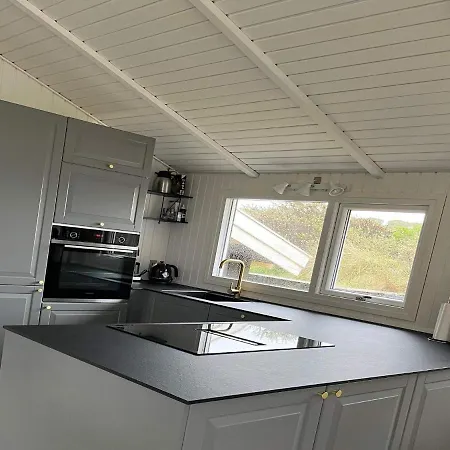 12 Person In Hj Rring Lønstrup